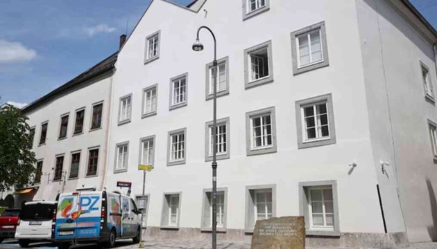 Hitler'in doğduğu ev polis merkezi oldu
